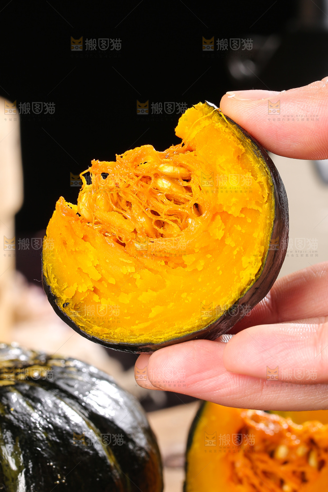 深底上的贝贝南瓜