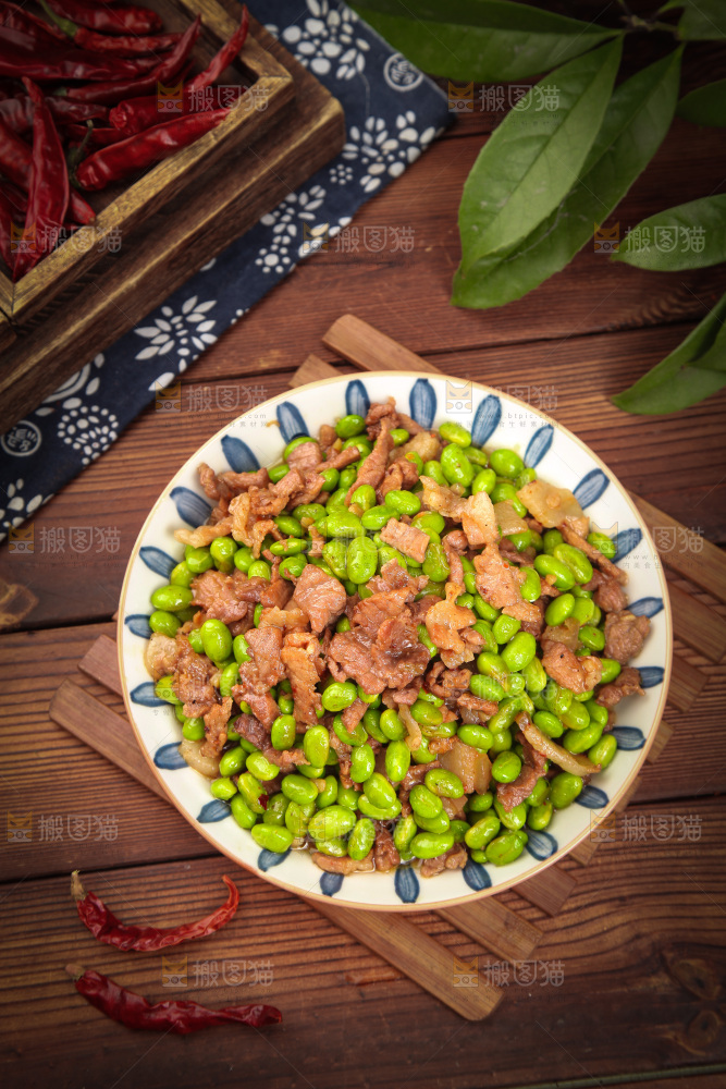 深底上的毛豆炒肉