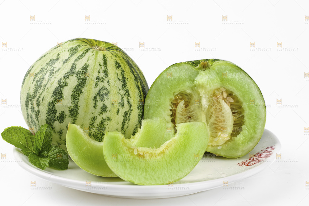 白底上的花蕾甜瓜