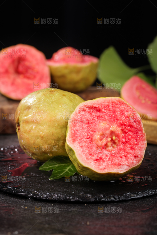 深底上的红心芭乐