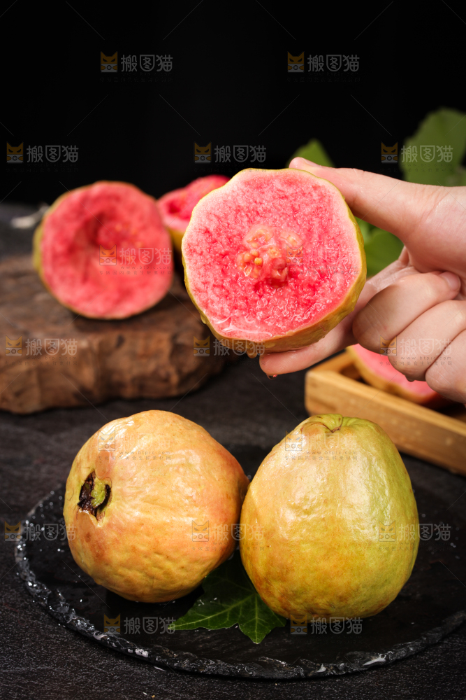 深底上的红心芭乐