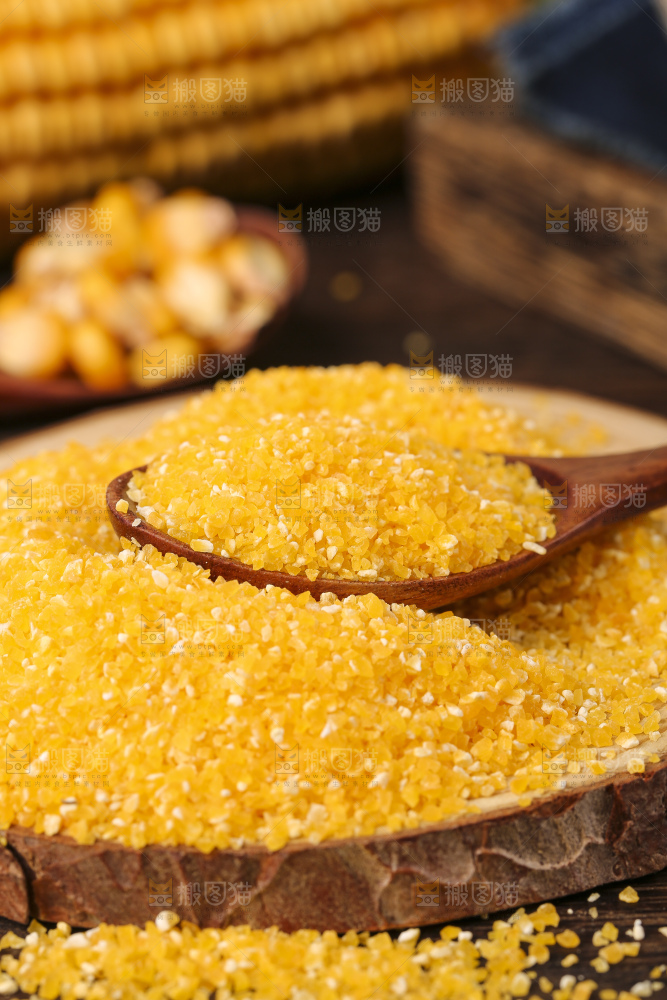 深底上的玉米碴