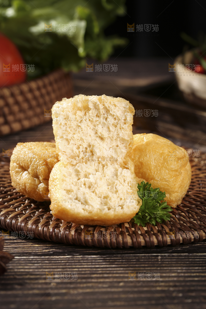 深底上的油豆腐