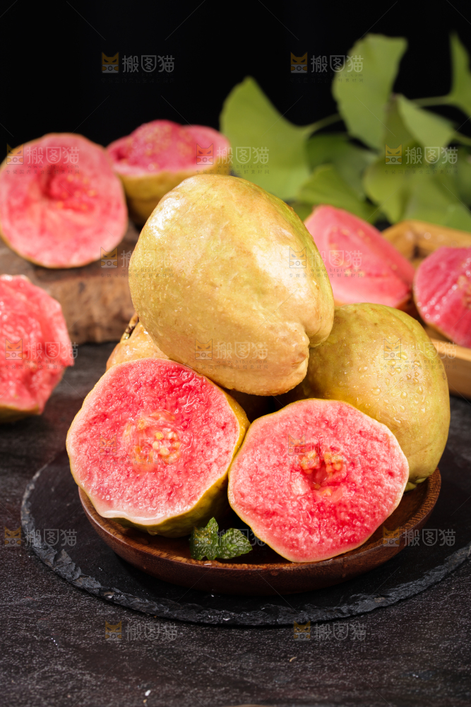 深底上的红心芭乐