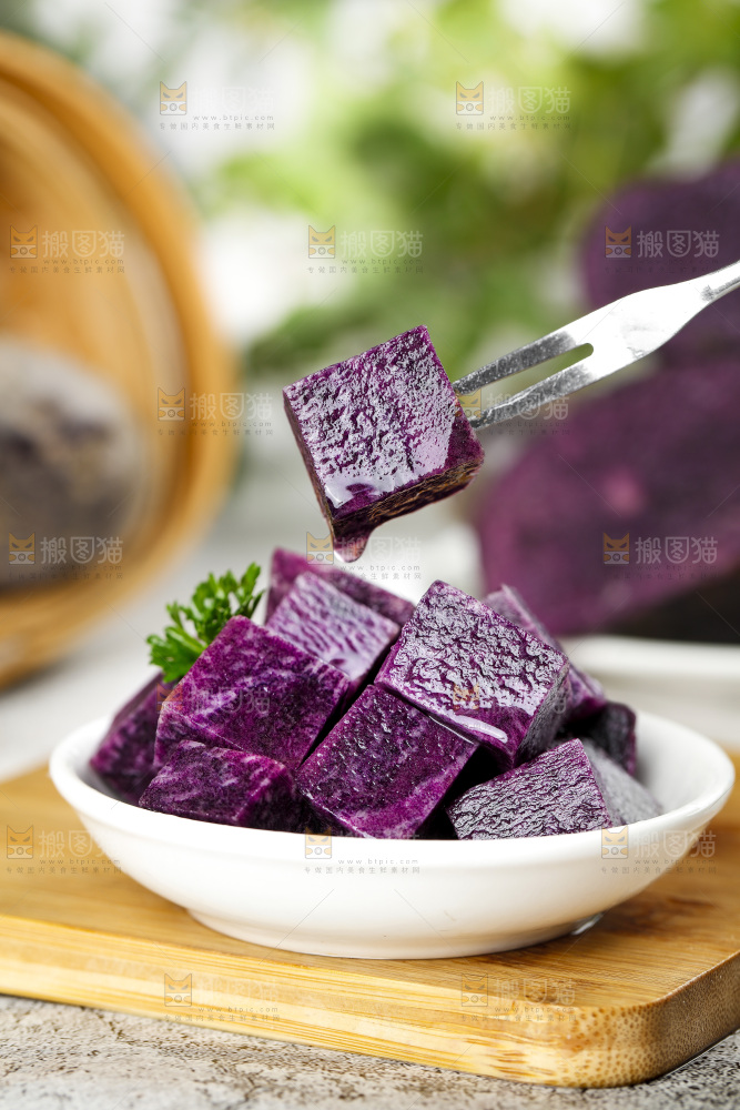 浅底上的紫土豆