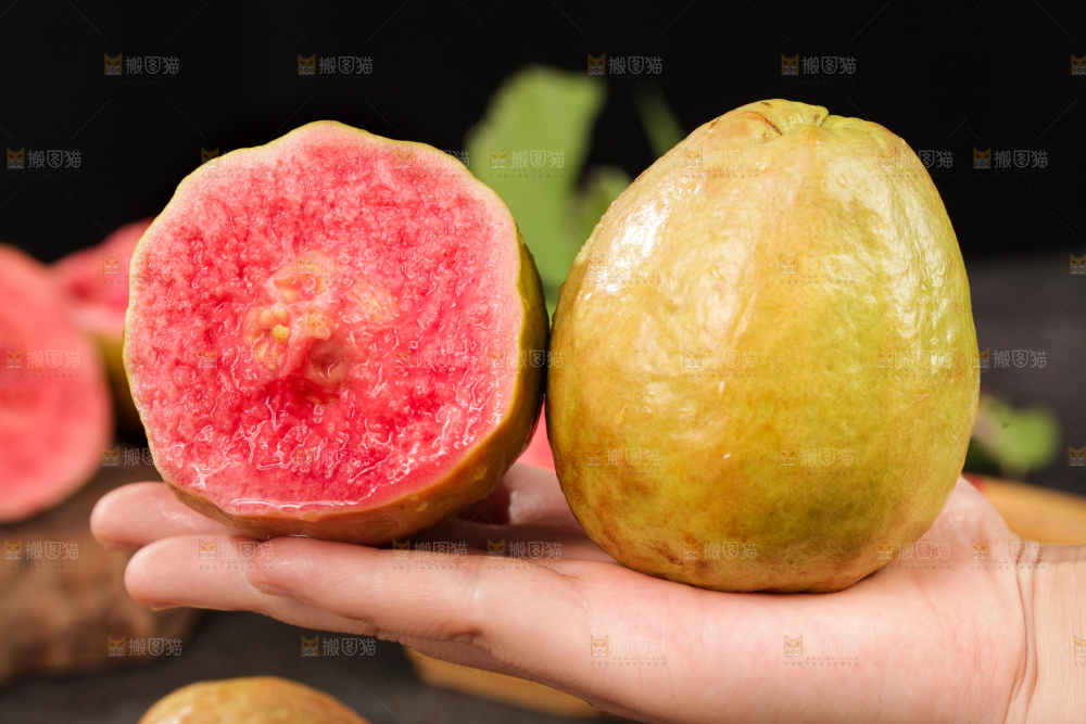 深底上的红心芭乐