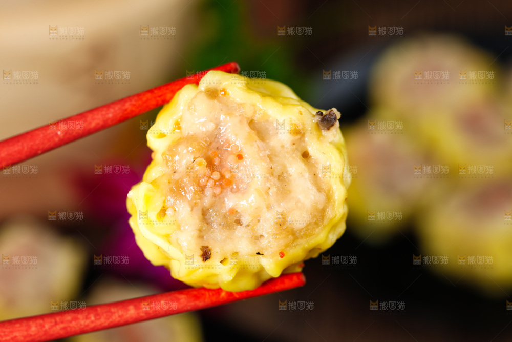 深底上的虾肉烧卖