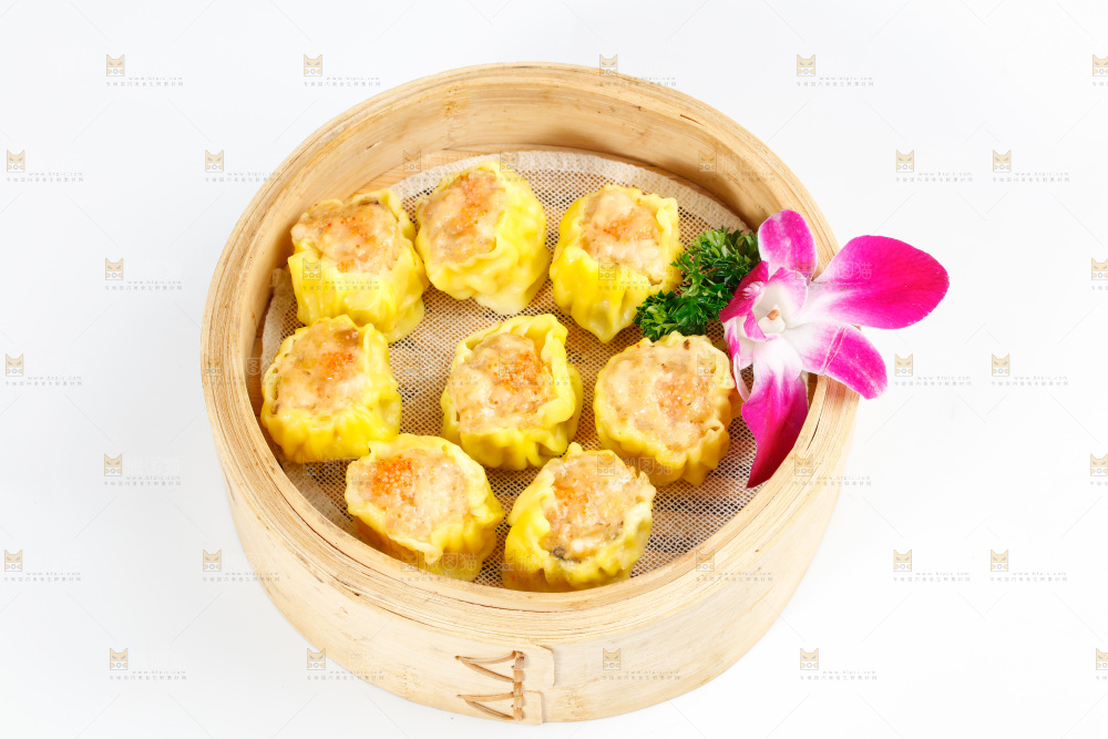 白底上的虾肉烧卖