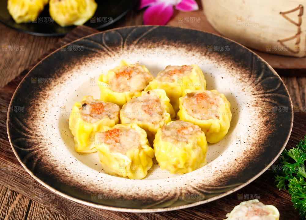 深底上的虾肉烧卖