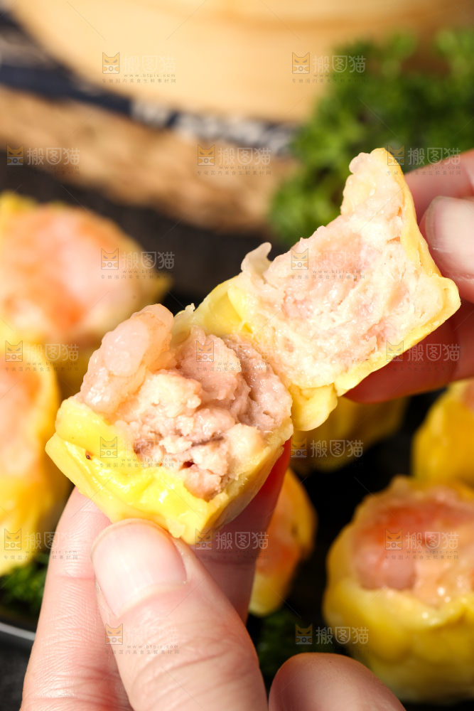 深底上的虾肉烧卖