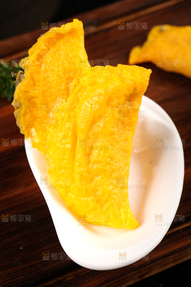 深底上的蛋饺