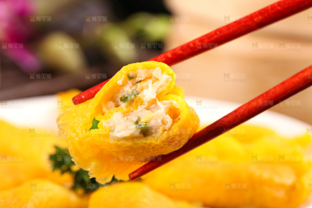 深底上的蛋饺