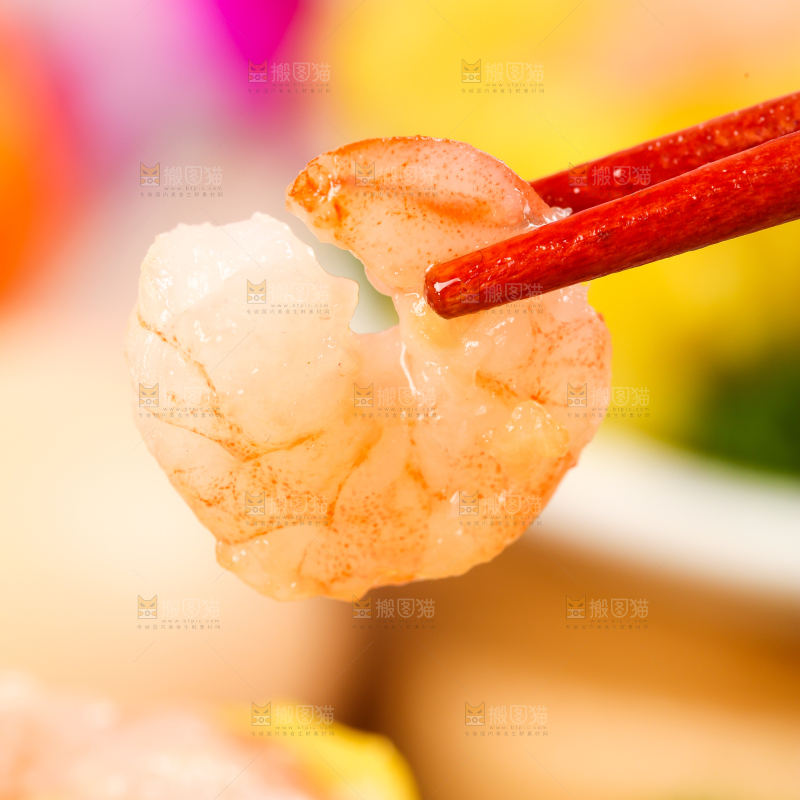 浅底上的虾肉烧卖
