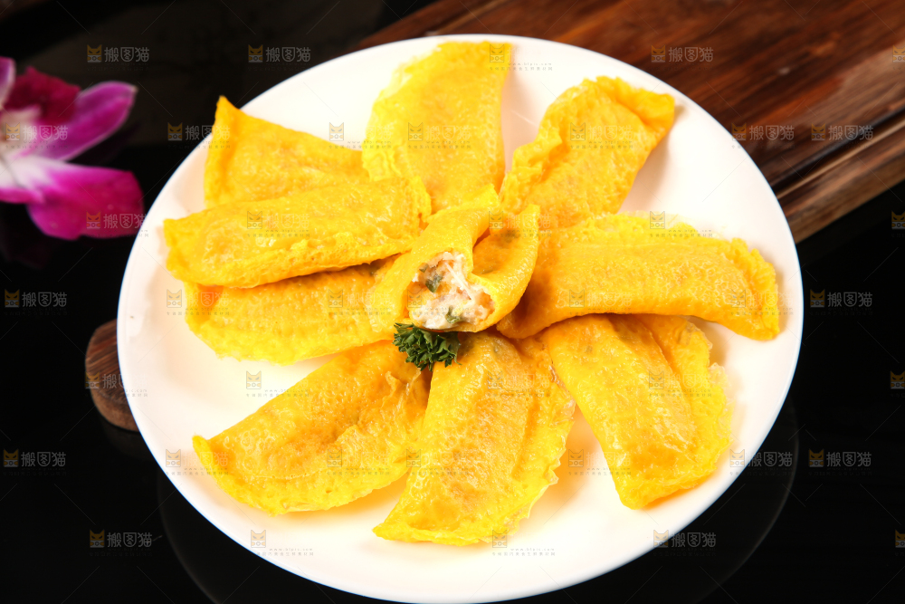 深底上的蛋饺