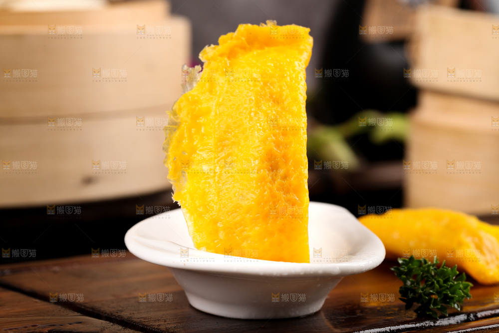 深底上的蛋饺