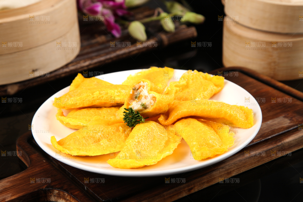 深底上的蛋饺