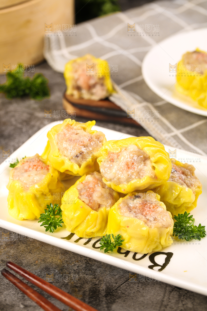 深底上的虾肉烧卖