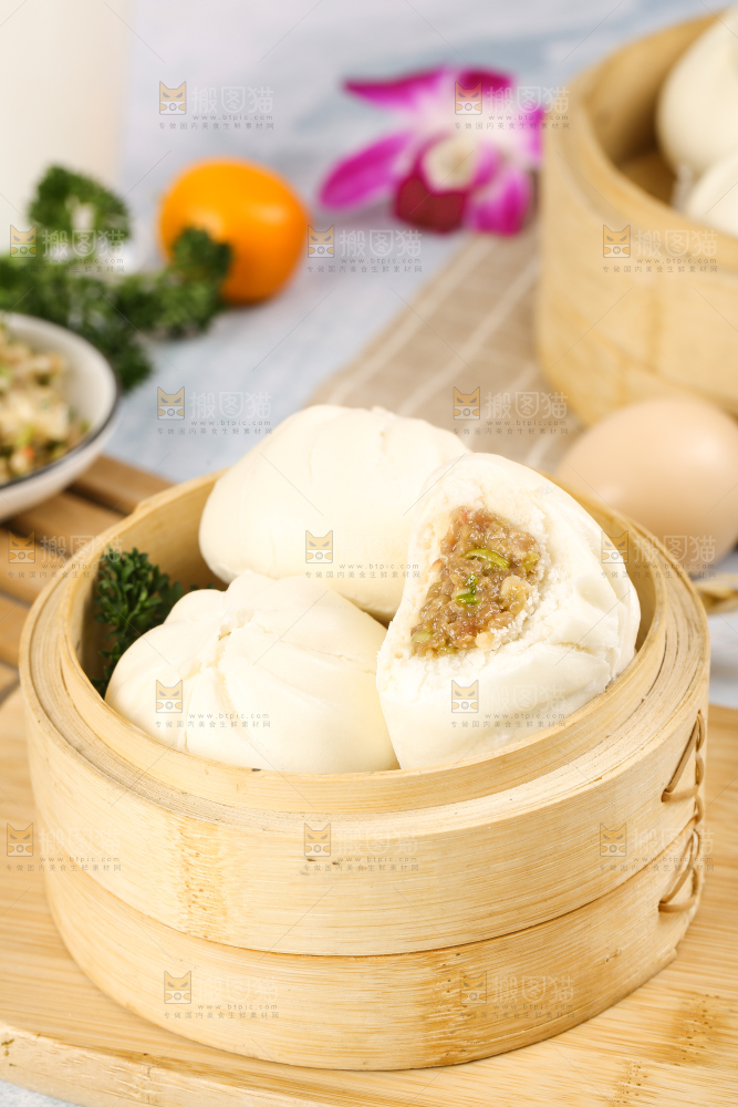 浅底上的滑肉包