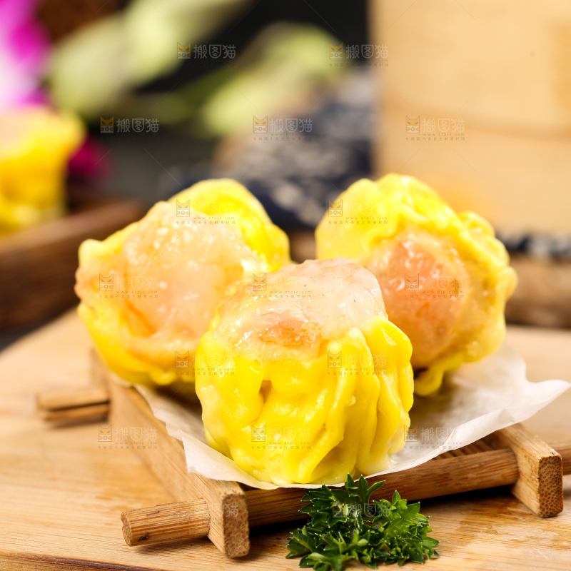 深底上的虾肉烧卖