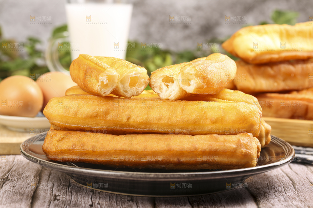 浅底上的香酥油条