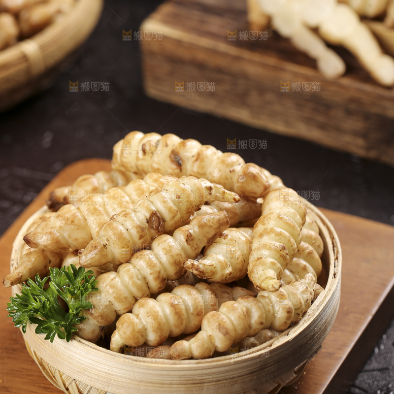 深底上的宝塔菜