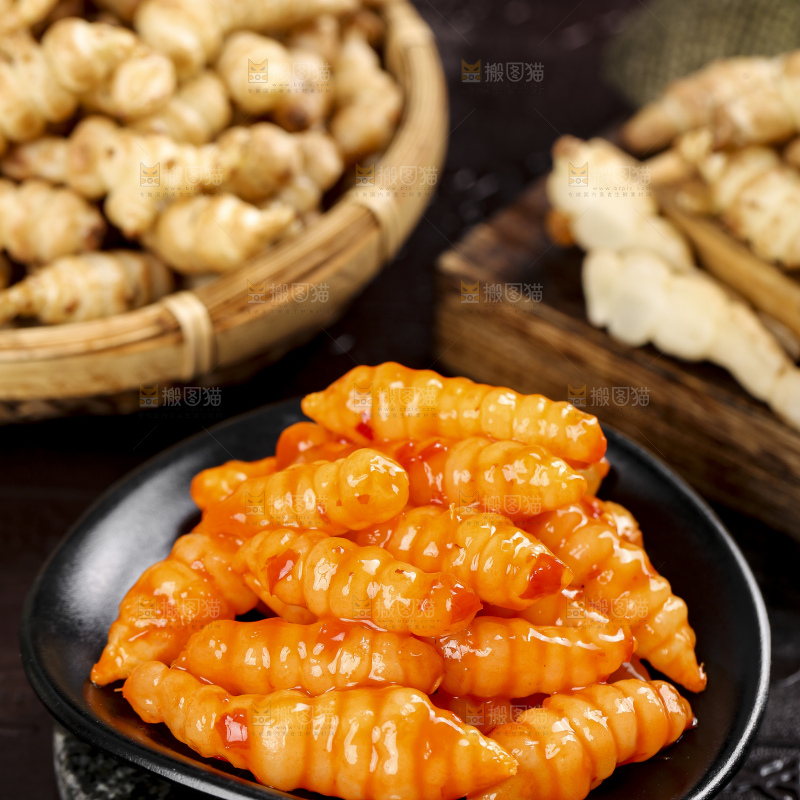 盘子里的红油宝塔菜