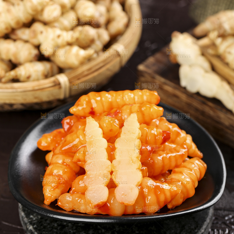 盘子里的红油宝塔菜