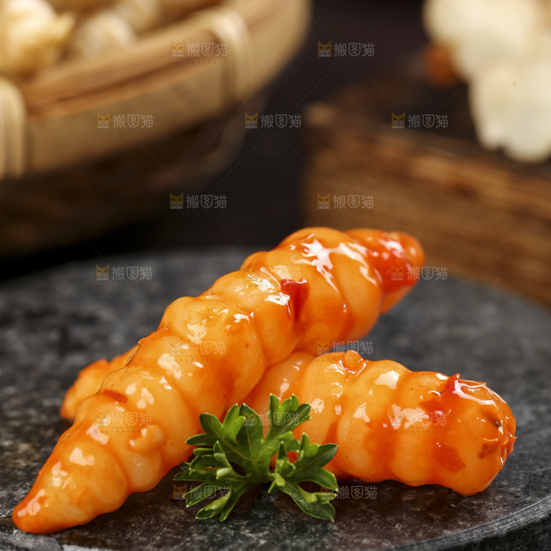 盘子里的红油宝塔菜