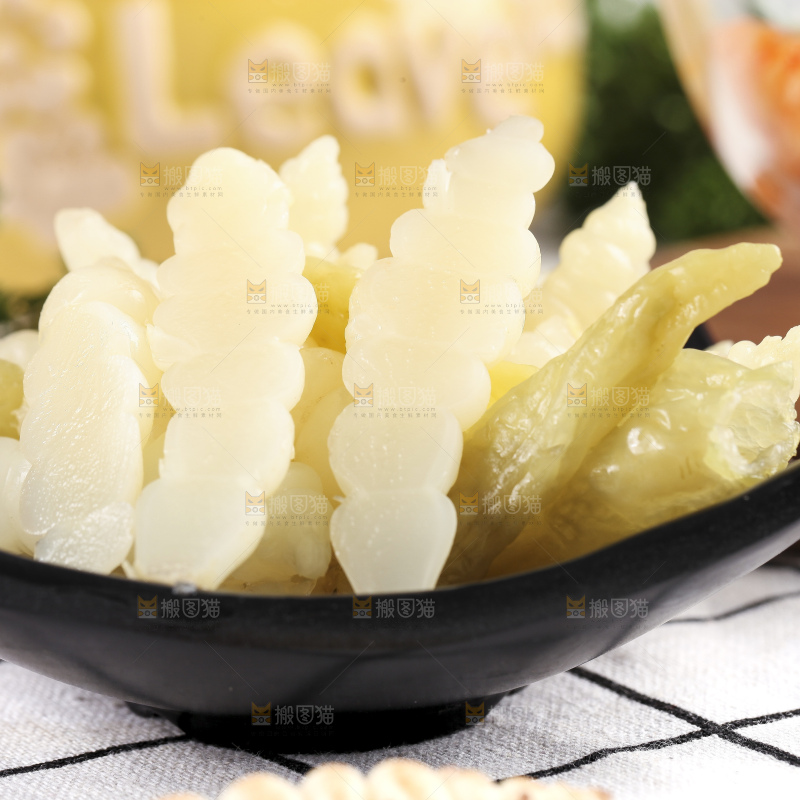盘子里的泡椒宝塔菜