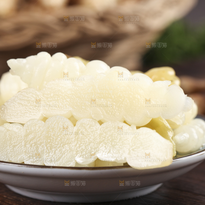 盘子里的泡椒宝塔菜