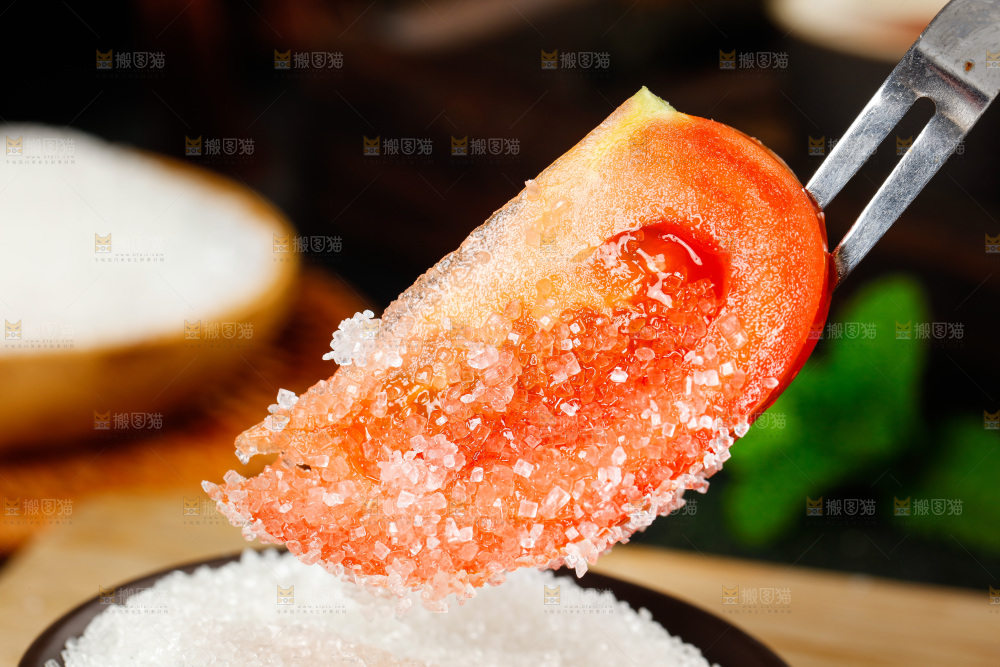 盘子里的西红柿白糖
