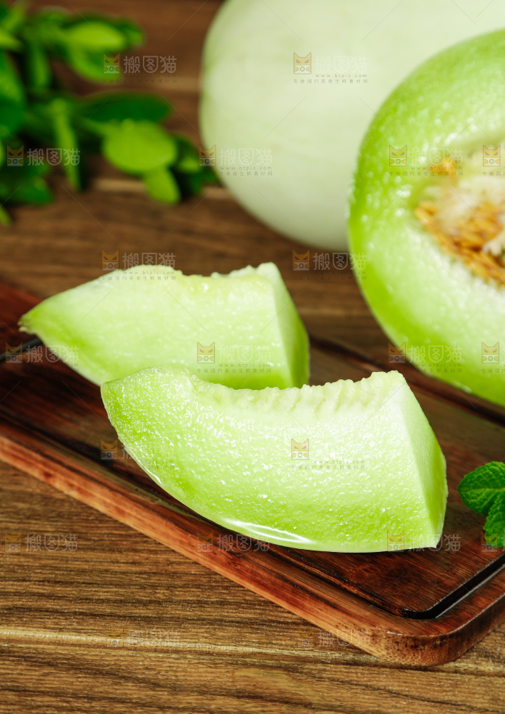 深底上的玉菇甜瓜