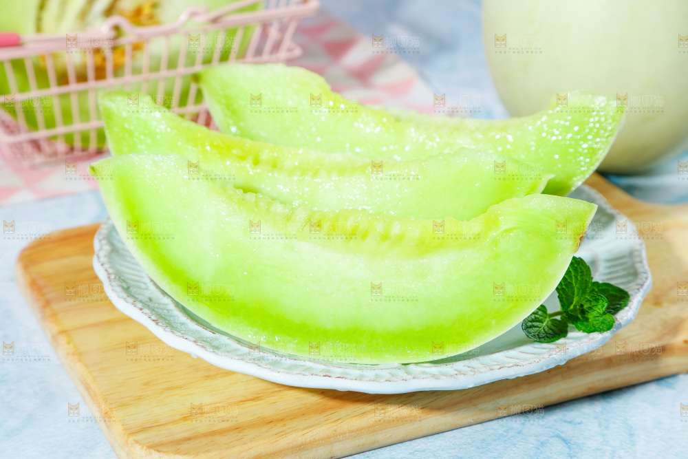 浅底上的玉菇甜瓜