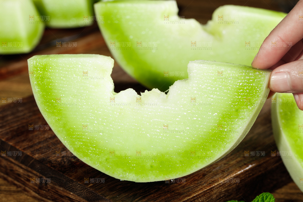 深底上的玉菇甜瓜