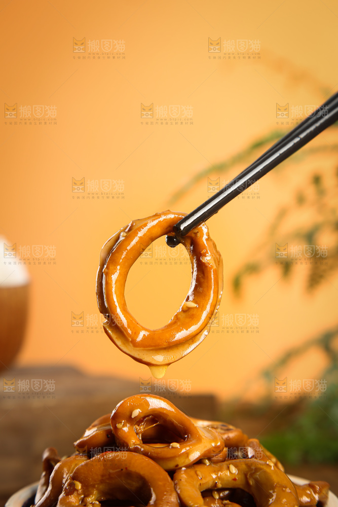 深底上的鱿鱼圈
