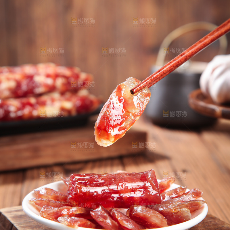 深底上的腊肠
