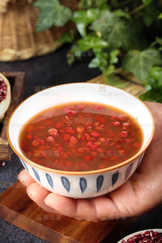 深底上的红豆
