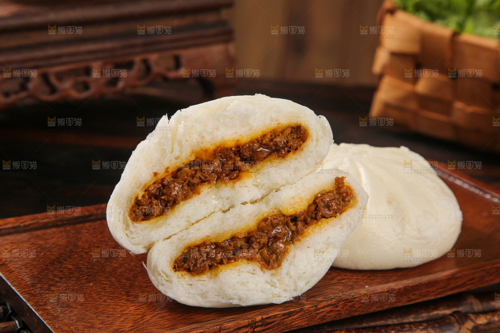 深底上的酱肉包子
