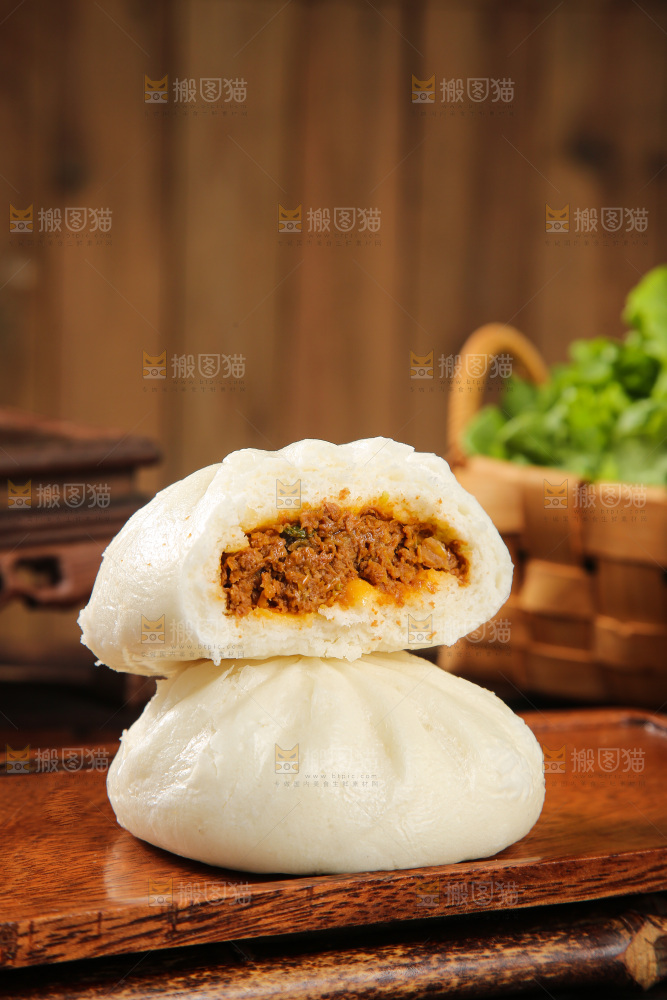 深底上的酱肉包子