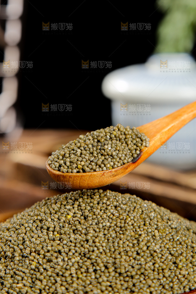 深底上的黑小米