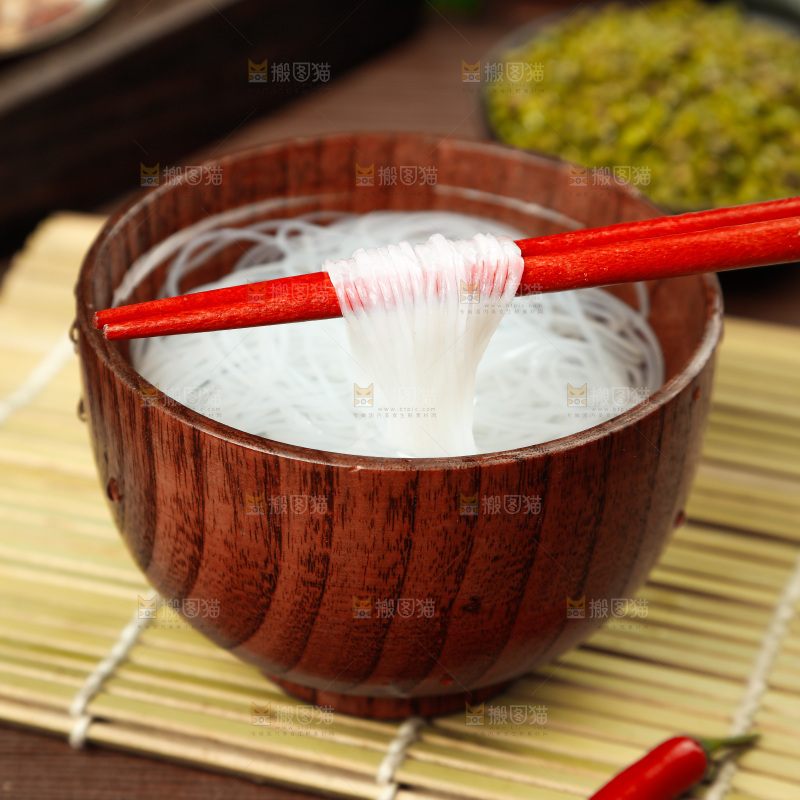 深底上的龙口粉丝