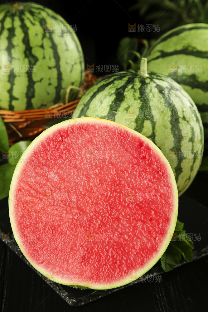 深底上的红瓤西瓜