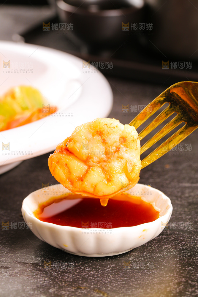 盘子里的炒虾仁