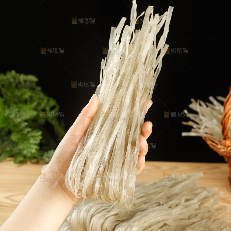 浅底上的手工红薯粉