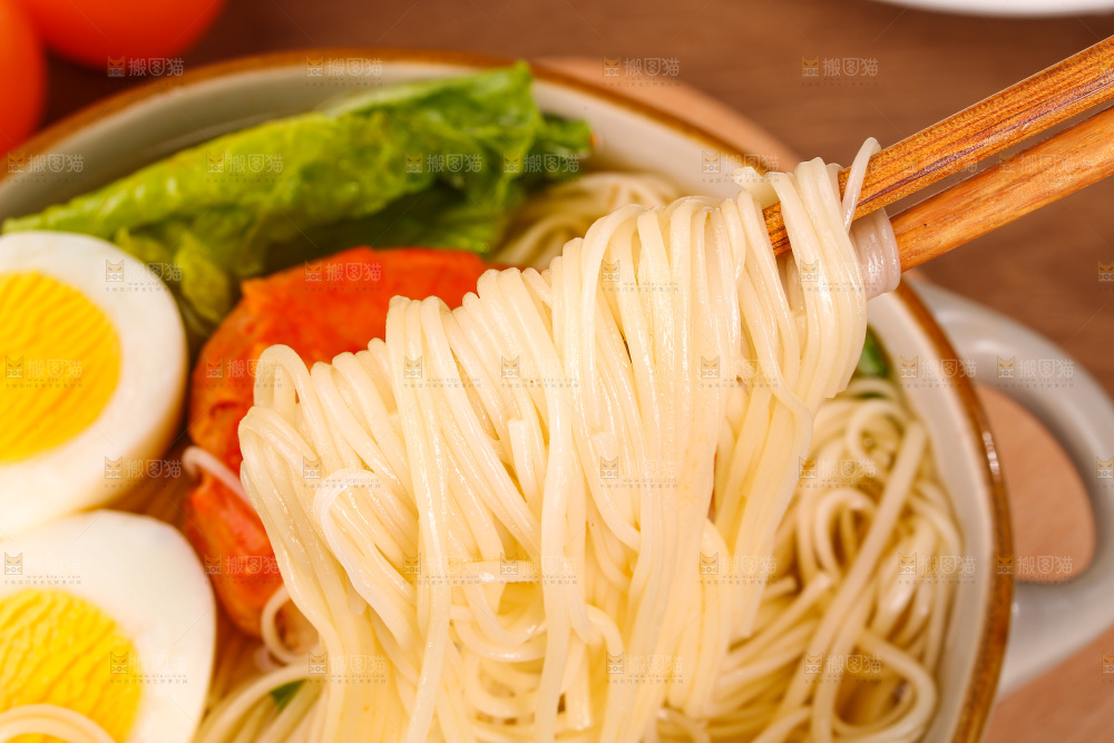 木底上的空心面