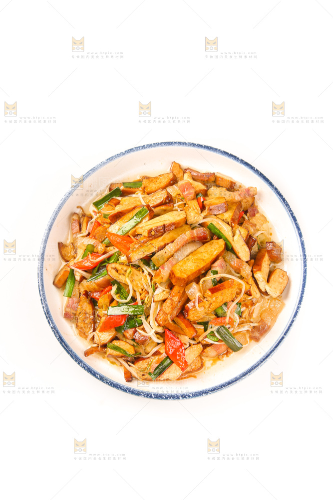 盘子里的炒豆干