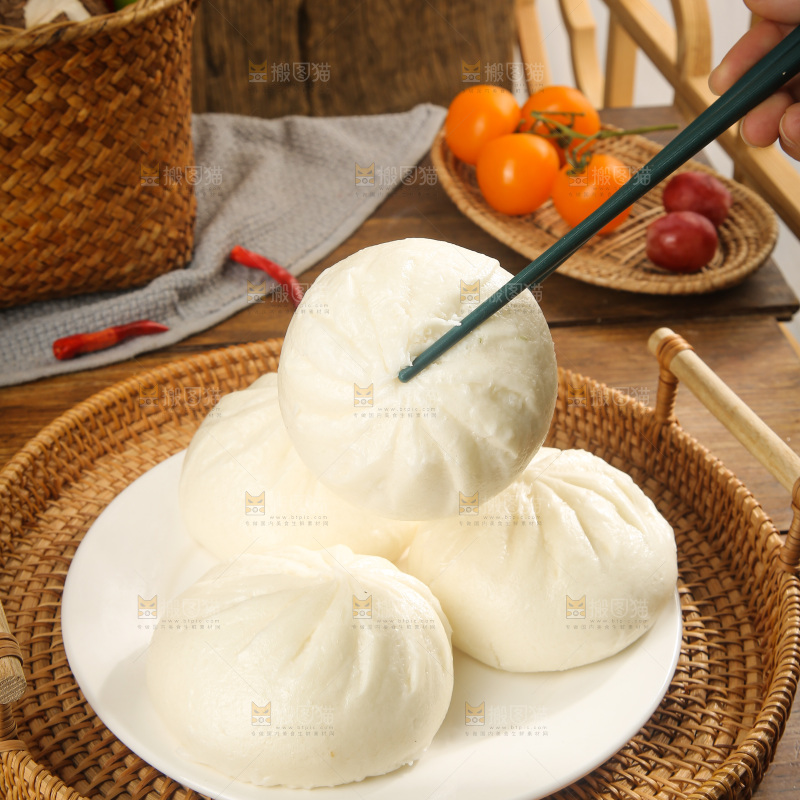 木底上的鲜肉包子