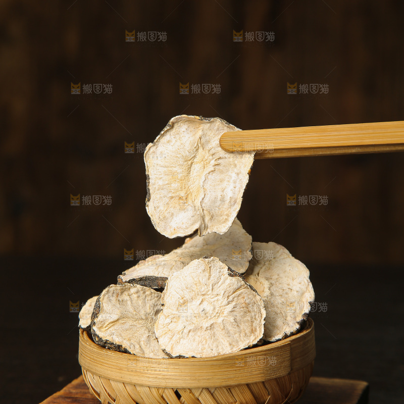 深底上的玛卡