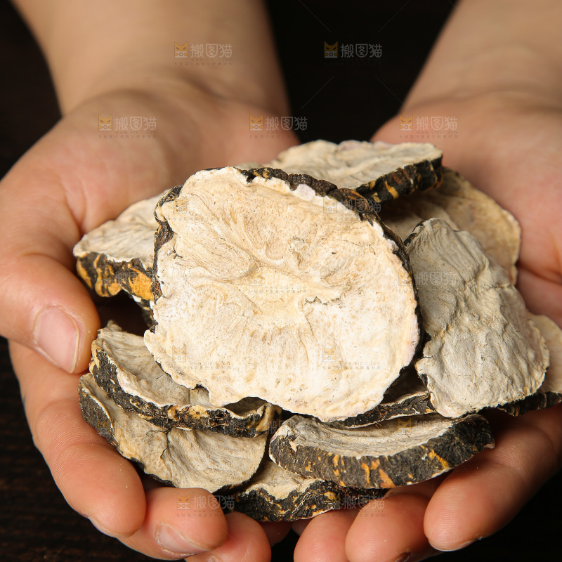 深底上的玛卡