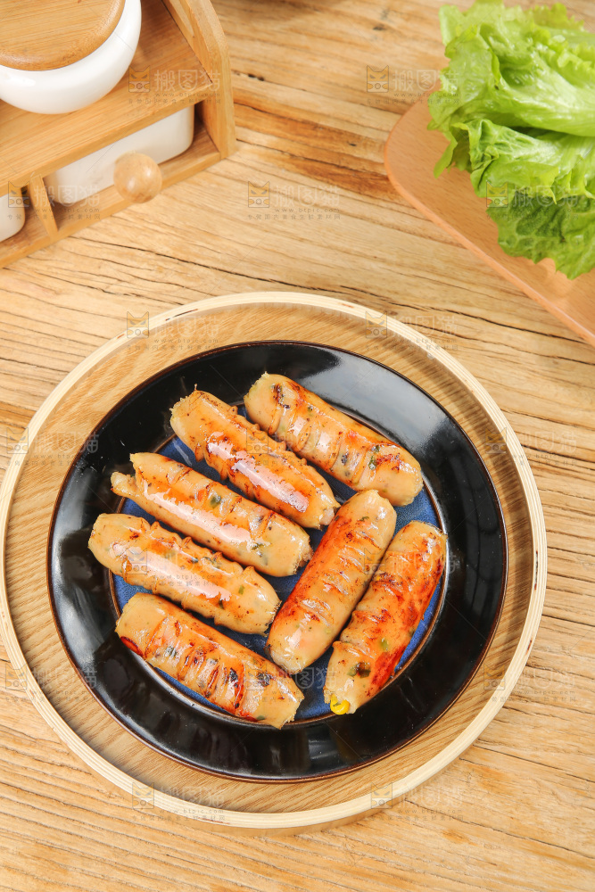 木底上的膳食蔬菜肠